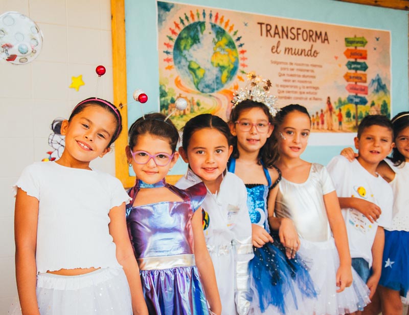 Niños en primer día de clase